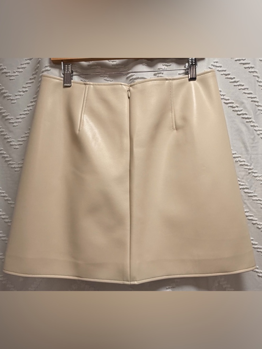 NWT Banana Republic Vegan Leather Mini Skirt Size 8 - Picture 4 of 5